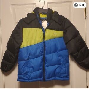 Vertical 9 Puffer Coat